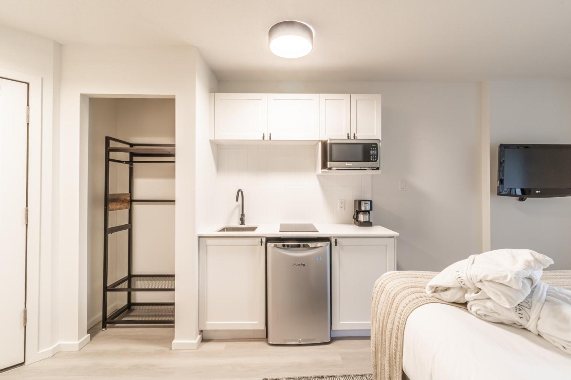 Cascade Lodge By Elevate Vacations Уислър Екстериор снимка